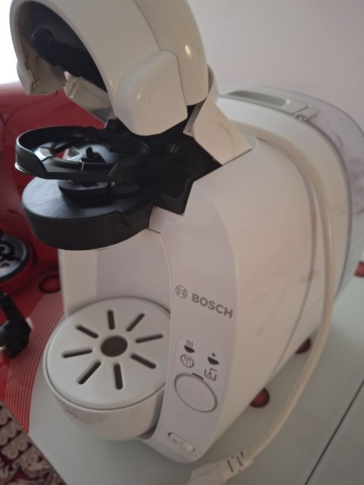 Aparat cafea cu pastile sau cafea măcinată