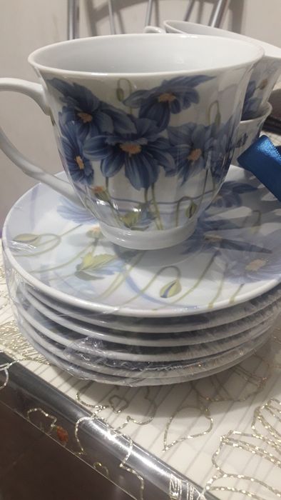 Чайные чашечки с блюдцами