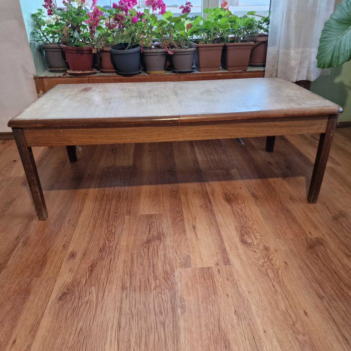 Дървена разтегателна маса