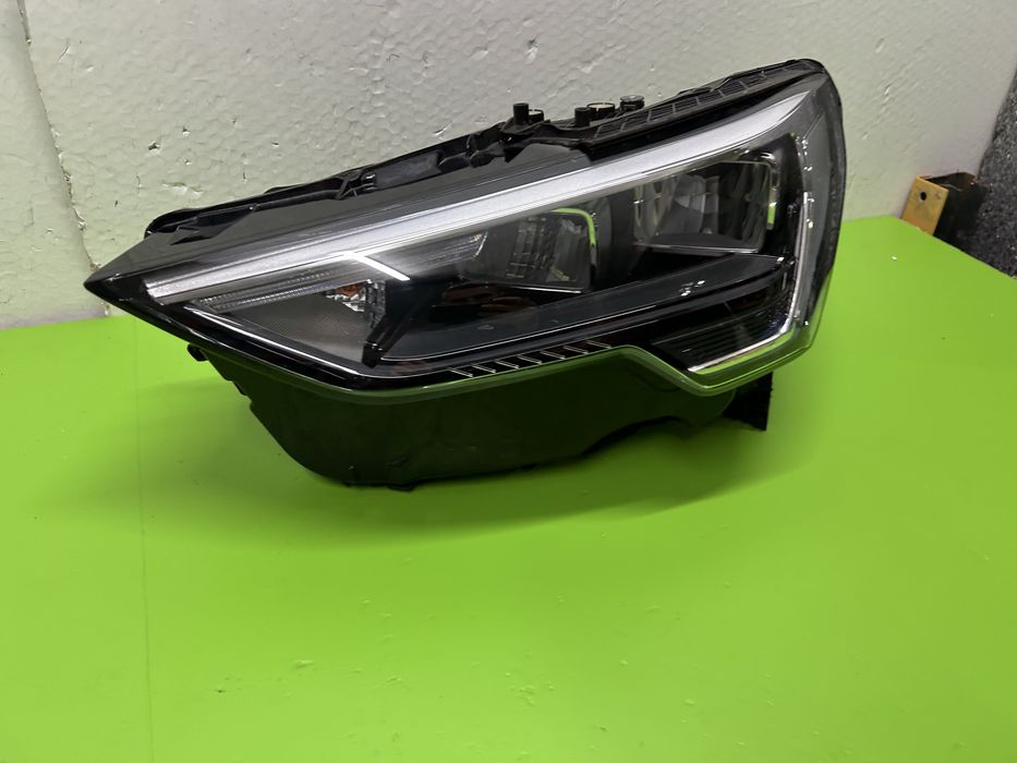 Far faruri Audi Q3 full led 2019-2023 stanga 83A941011