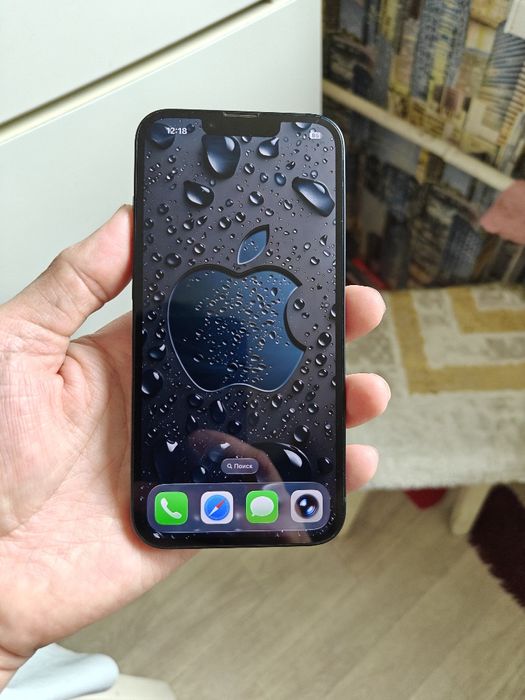 Продам IPhone 13