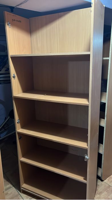 Продам Шкафы и столы не дорого бу