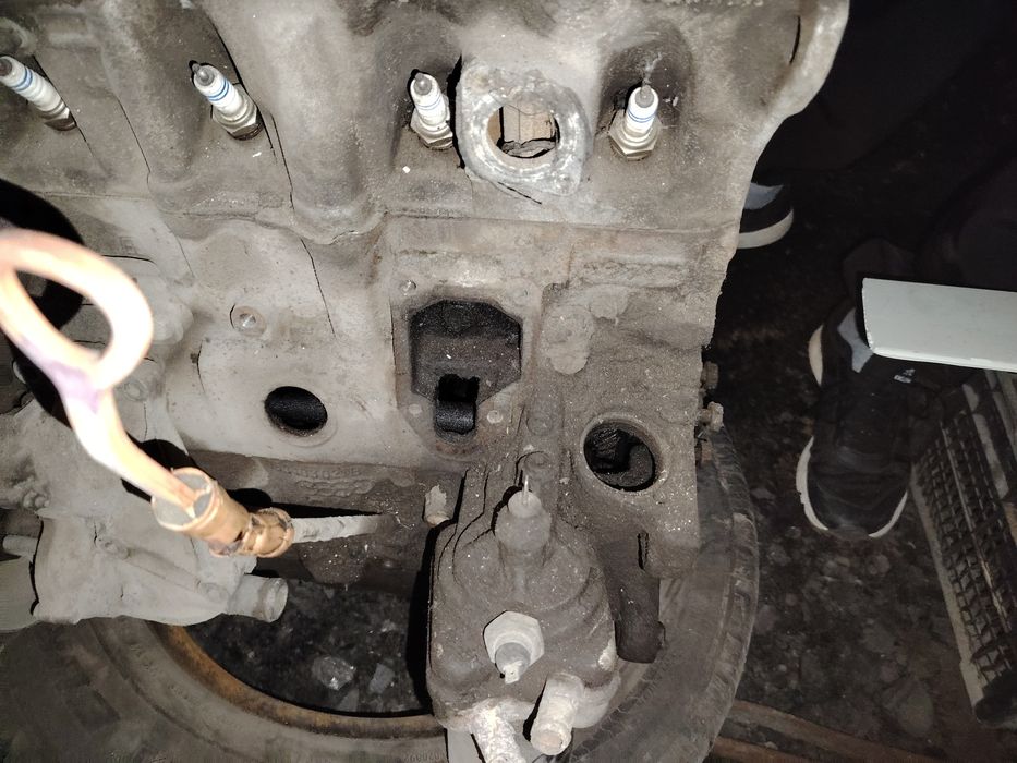 Двигатель ауди 80,  2.0л