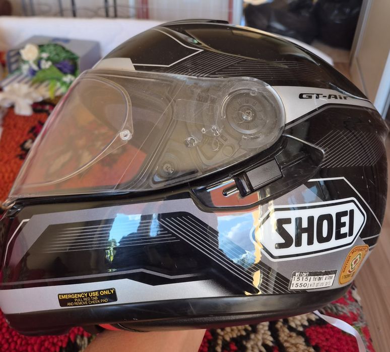 Каска Продавам каска  Shoei GT-Air.. ползвана в добро състояние .
Размер L.
200 евро ако някой се интересува да пише .