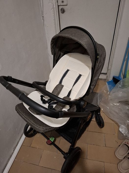 Продаётся детская коляска