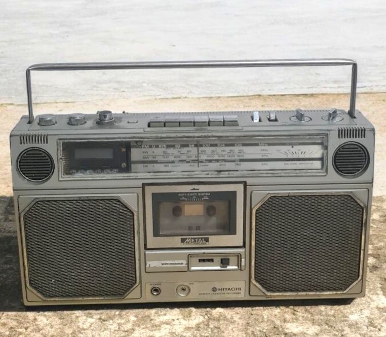 Радиокасетофон Hitachi TRK 8130E