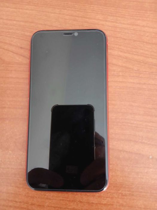 iPhone 11, 64GB, red