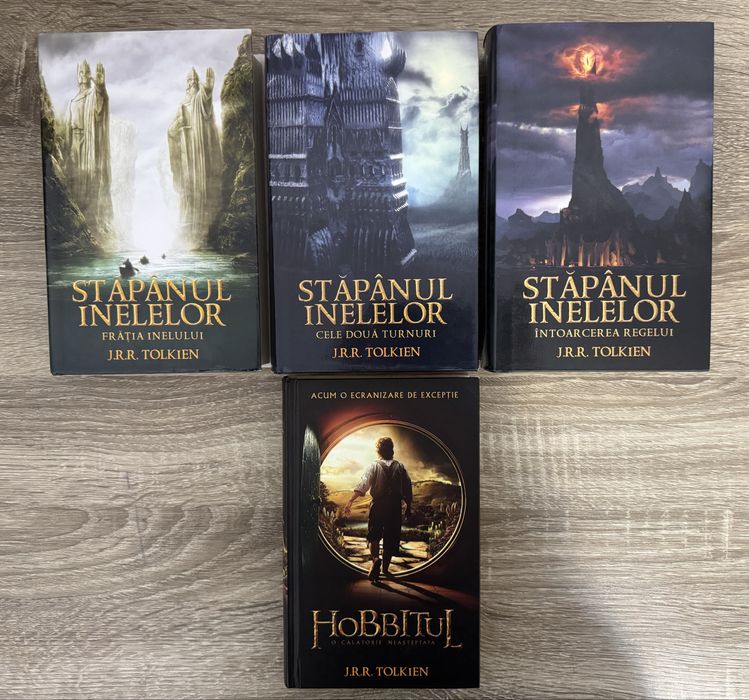 Stapanul Inelelor + Hobbitul - J. R. R. Tolkien