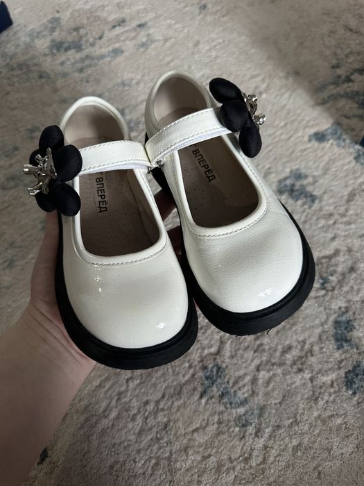 Продам туфли детские