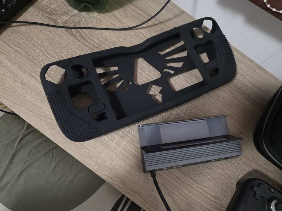 Deck LCD 256GB – Пълен комплект, Перфектно състояние!