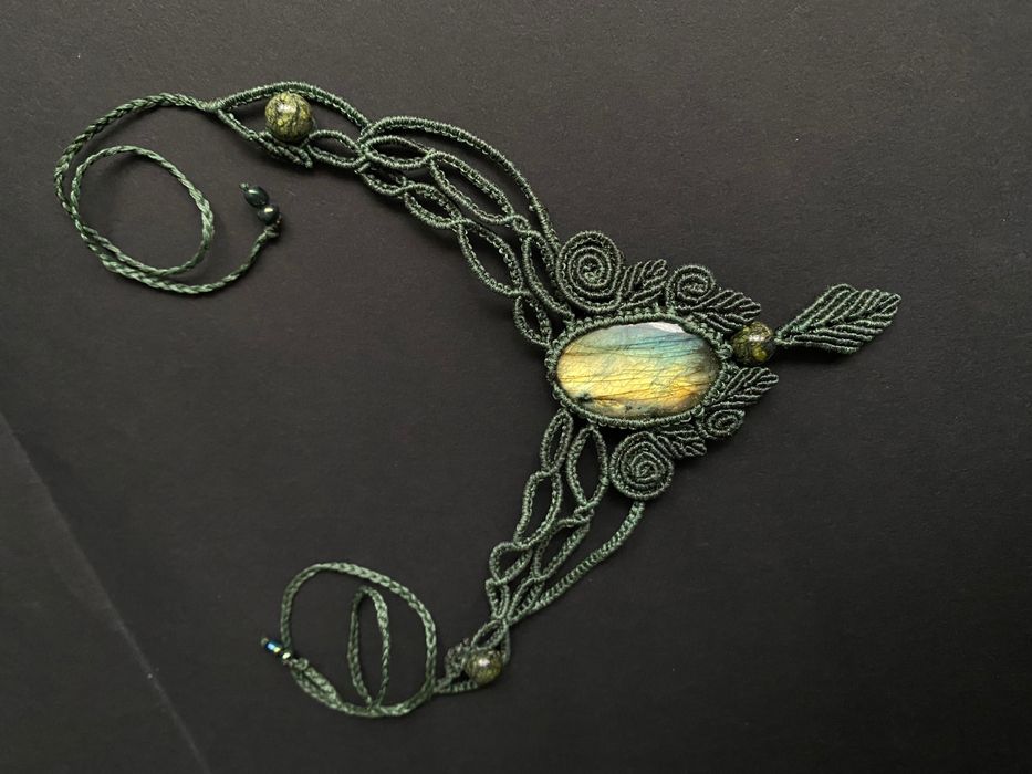 Colier macrame cu Labradorit