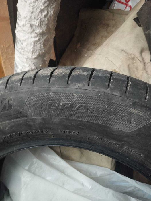 Продавам гуми Bridgestone Turanza 6 96H 215/60/17