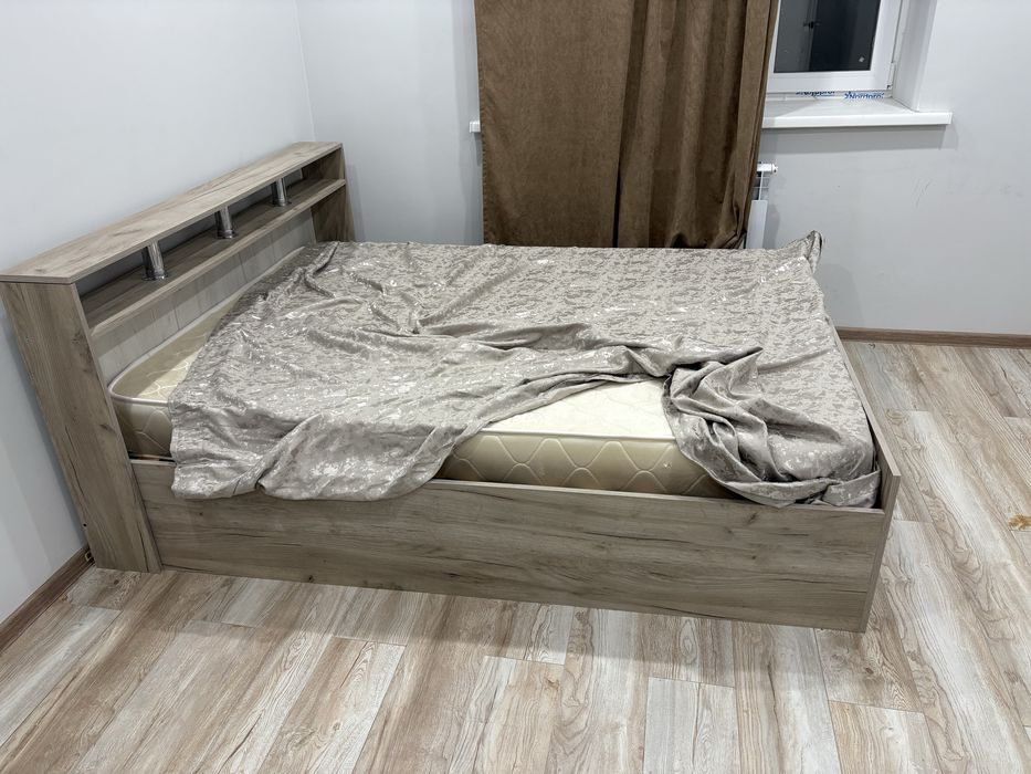 Двухспальный кровать