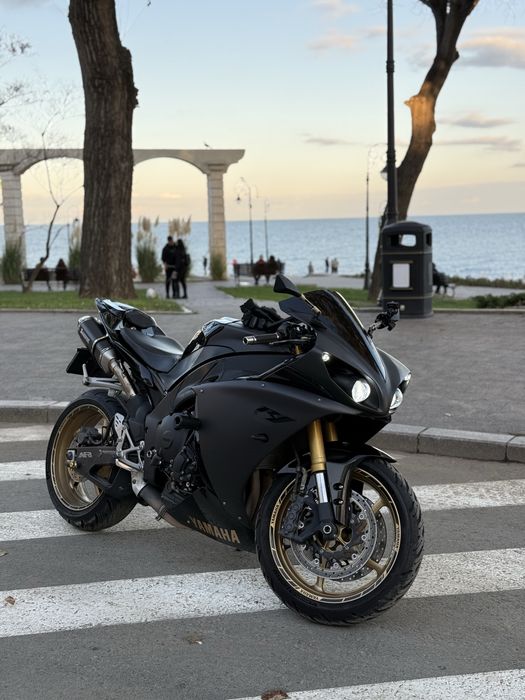 Yamaha R1 Big Bang 2009