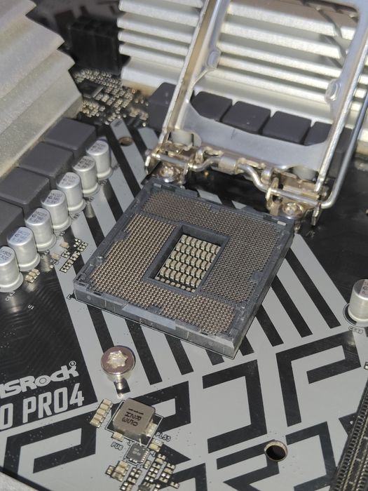 Материнская плата ASRock B560