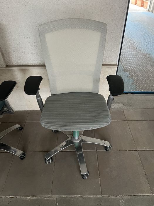 Ергономичен офис стол Knoll Life