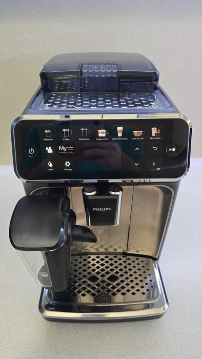 Philips LatteGo EP5447/90 – автоматична кафемашина, отлично състояние