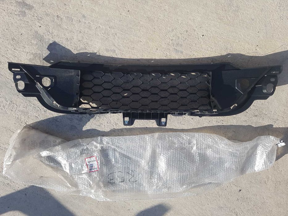 Решетка предна броня ивеко iveco daily 2016г