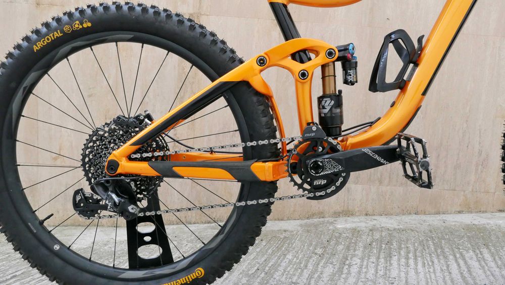 Giant Reign 27.5 Enduro, FOX 36 170 ход, SRAM GX Eagle 1x12, SRAM Code R