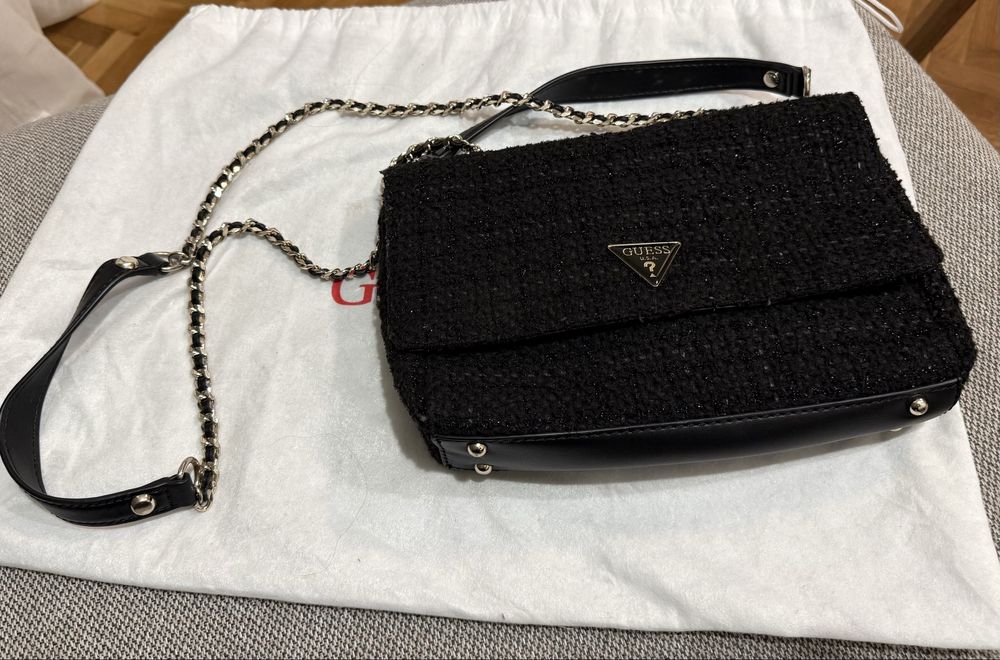 Черна чанта Guess