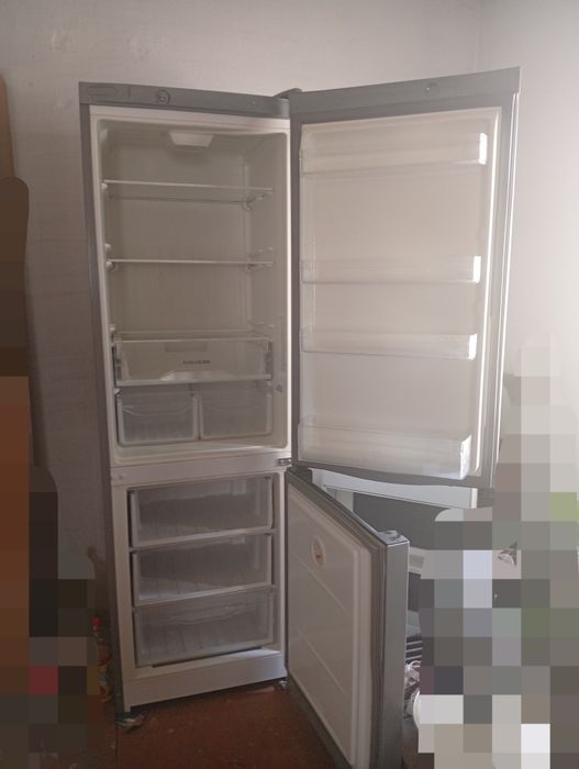 Продам холодильник Индезит