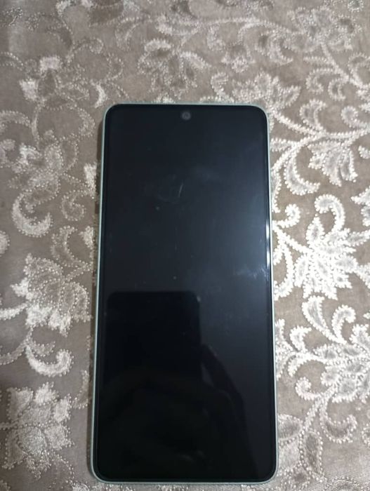 Телефон Redmi Not 13 на 512 Гб Почти новый