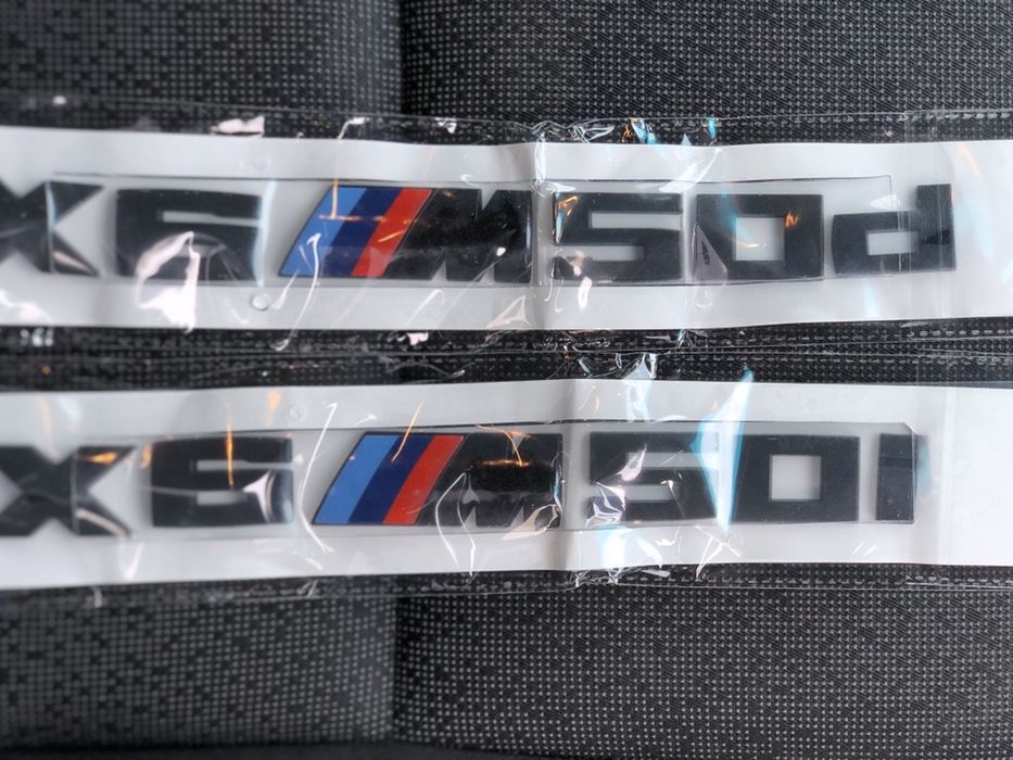 Emblema Sticker Logo Aripa Bmw Black Neagra Negre X6M50d i E71 F16 G06