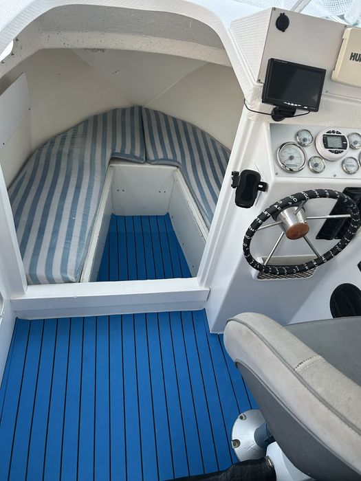 Vand barca cabinata