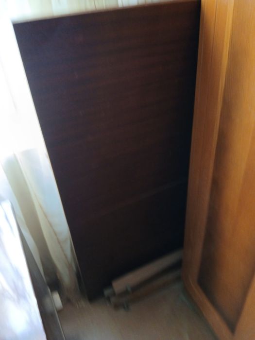 Продам тумбу под телевизор и столы