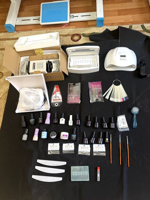 Маникюр заттары сатылады!