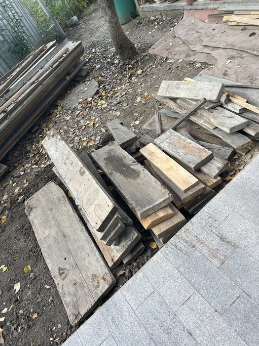 Отдам доски. Приисущественно листвиница.