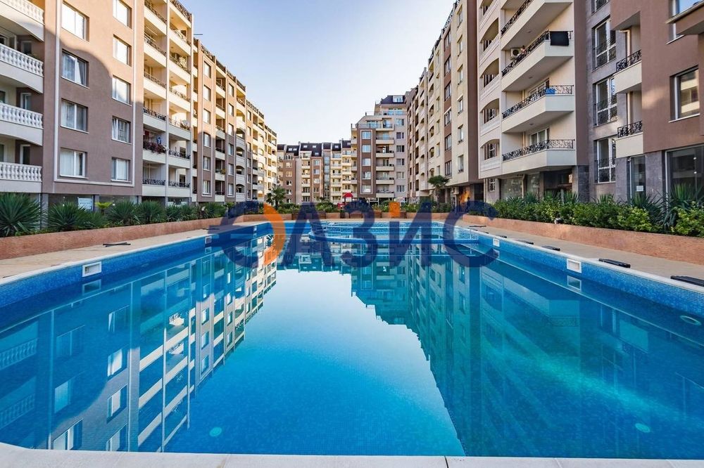 Офис 83 м2 в комплекс "Перла" на 1 етаж, България, Бургас, 164 500