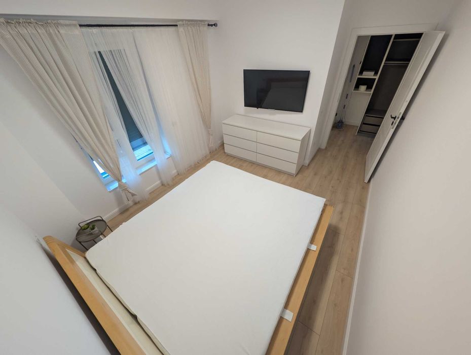 Apartament cu 3 camere , prima inchiriere