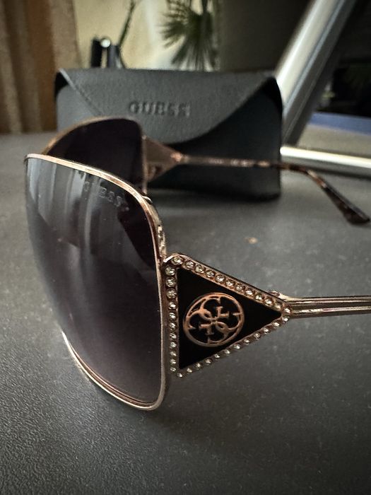 Слънчеви очила Guess