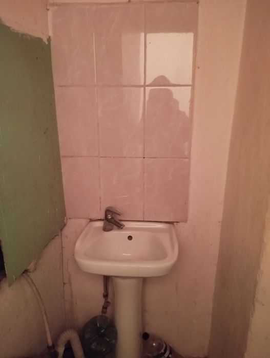 Продам двухкомнатную общежития