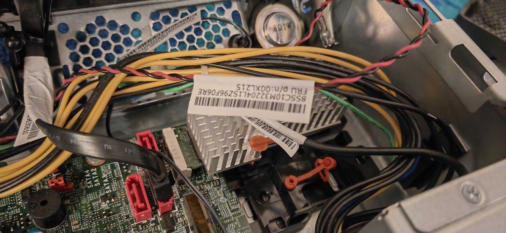 Lenovo ThinkCentre M720s SFF/Core i5-8400/16GB RAM/256GB SSD/Intel UHD