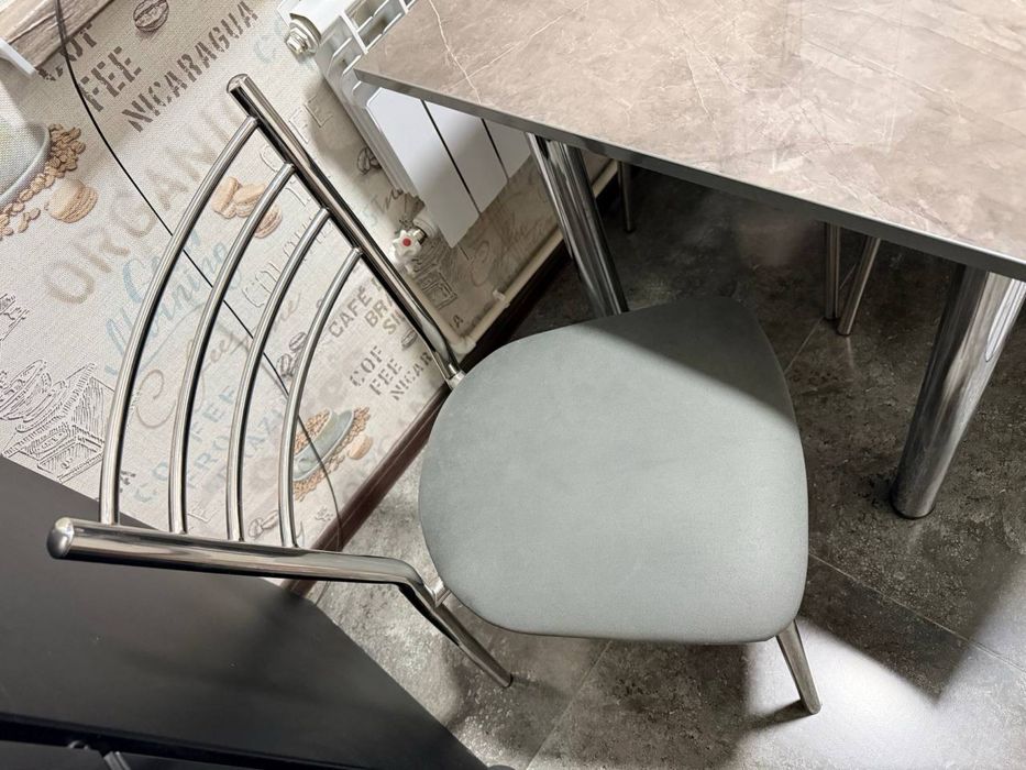 Продается кухонный стол