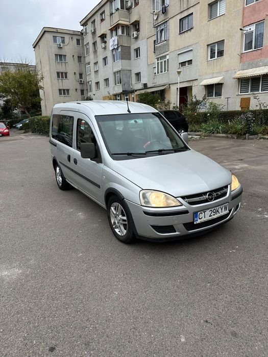 Vand opel combo 1.3 DIZEL 2010 consum mic