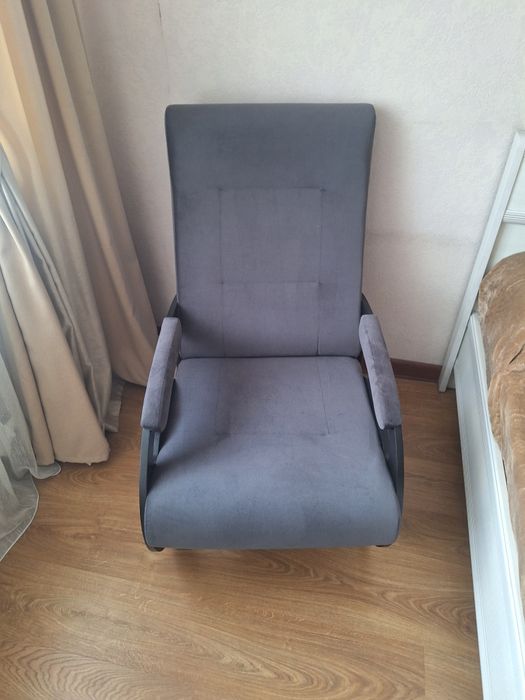 Продам Кресло качалку.