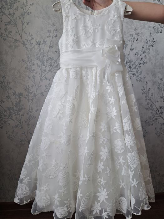 Продам платья для принцессу