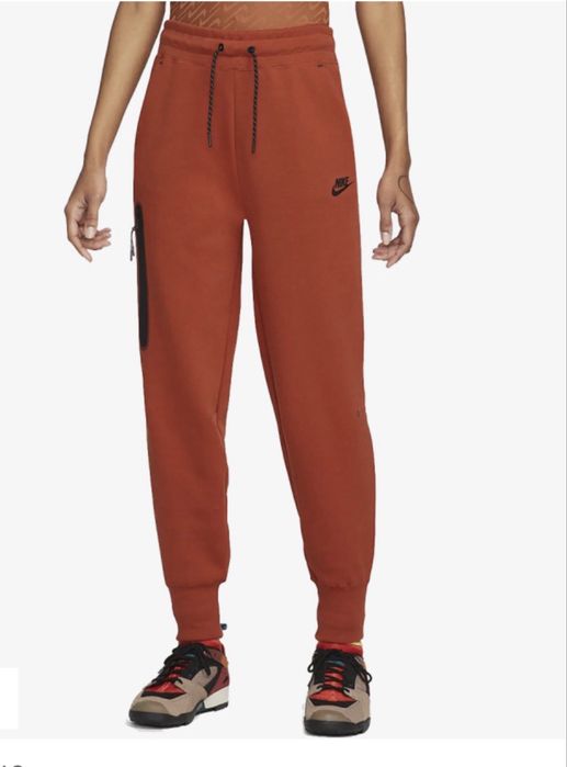 Дамско долнище Nike tech fleece
