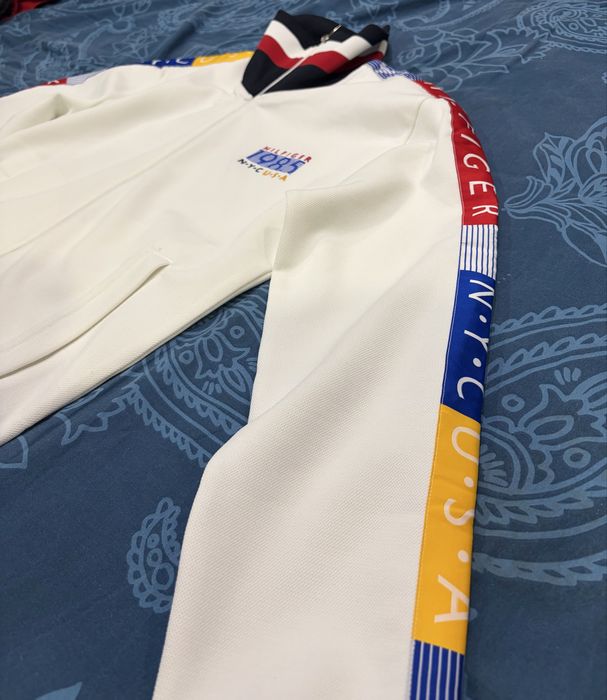 Tommy hilfiger горнище XS