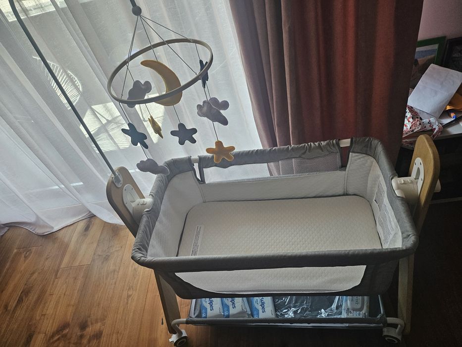 Бебешка кошара next to me