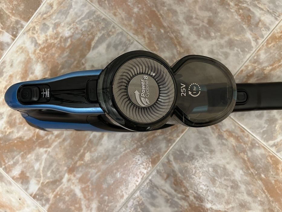 Безкабелна вертикална прахосмукачка Philips SpeedPro Max Aqua
