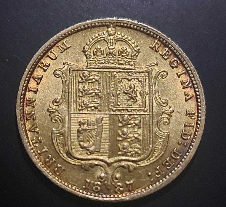 1/2 суверен Виктория със щит