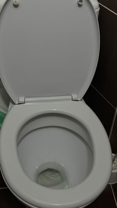 Продам унитаз Cersanit, хорошее состояние