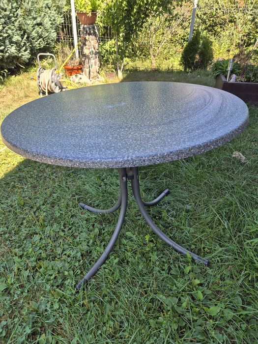 Masa rotunda terasa/gradina