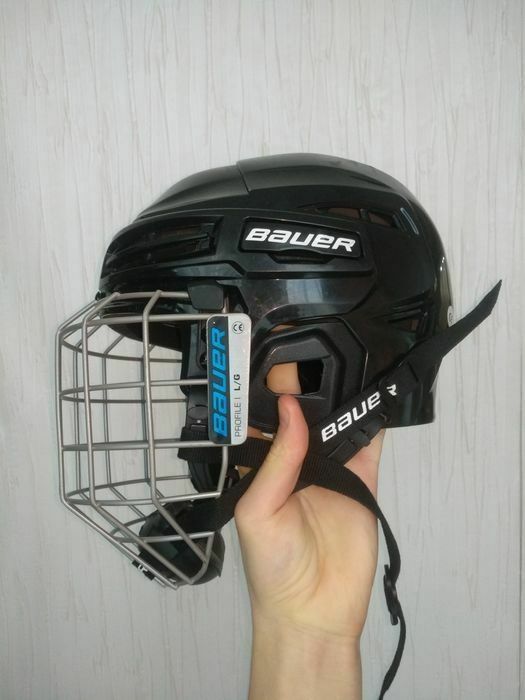 Хоккейный шлем bauer