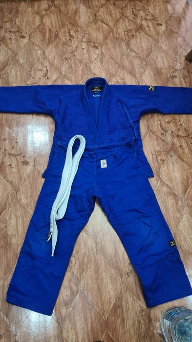 Продаю кимоно  .