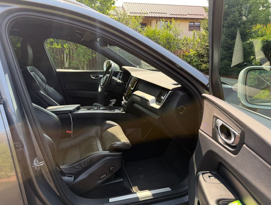 VOLVO XC60 2019 — imagine 3